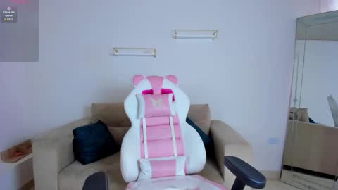 Snapshot of _april_smith_ chatting on February 19, 12:12 pm online show from February 19, 12:12 pm