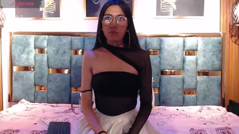 Snapshot of _aranza23 chatting on May 12, 11:51 am Aranza. online show from May 12, 11:51 am