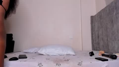 Ariah independent model online show from June 27, 4:39 am