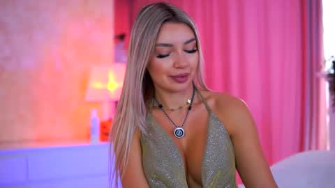 Arielle online show from November 18, 9:36 am