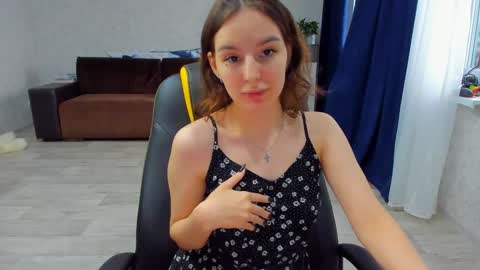 Snapshot of _arina_cox__ chatting on February 2, 9:19 am Arina online show from February 2, 9:19 am