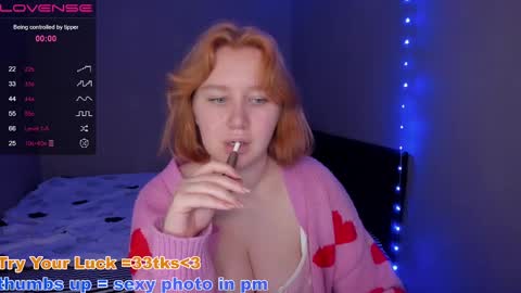 Snapshot of _aurareflection chatting on February 11, 3:40 pm hello im Lira online show from February 11, 3:40 pm