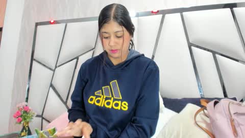 Aura online show from October 21, 3:07 am