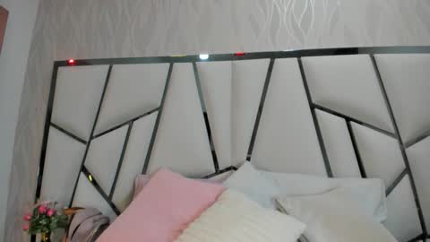 Aura online show from October 22, 3:07 am