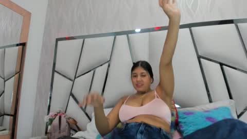 Aura online show from January 7, 3:20 am