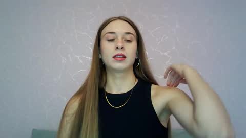 _aurora_sweet online show from October 8, 7:50 am