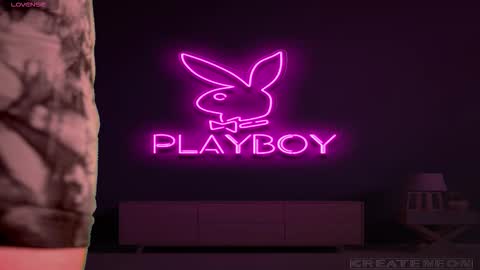 Snapshot of _available_ chatting on February 1, 11:36 pm _available_ online show from February 1, 11:36 pm