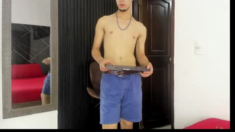 Snapshot of _axel_09 chatting on April 28, 4:17 am _axel_09 online show from April 28, 4:17 am