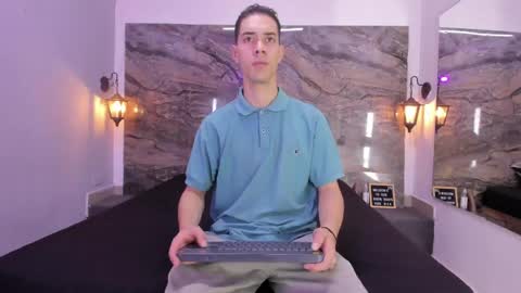 Snapshot of _axel_09 chatting on May 10, 3:44 am _axel_09 online show from May 10, 3:44 am