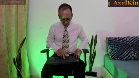 Axel online show from July 27, 11:39 am
