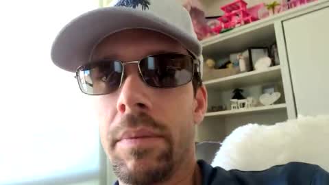 Snapshot of _b_h_c_ chatting on November 26, 12:11 am _b_h_c_ online show from November 26, 12:11 am