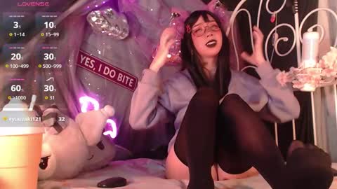 Crystal online show from November 19, 6:19 pm