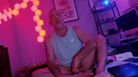 Snapshot of _bearyhairy_ chatting on November 24, 8:14 am Chupa Bear online show from November 24, 8:14 am