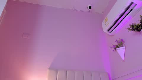 Hi guys i am Bianca  online show from December 4, 11:30 am