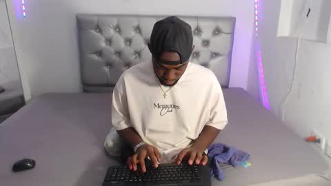 Andrew online show from November 11, 6:41 pm