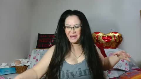 KHALEESI online show from December 3, 9:56 pm