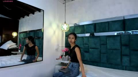 _bonnyandclyde online show from May 21, 12:45 pm