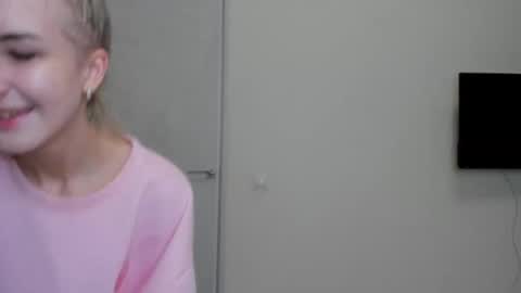 Snapshot of _candybb chatting on February 5, 12:04 am online show from February 5, 12:04 am