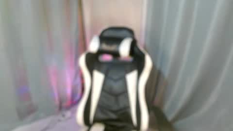 Snapshot of _caroline18_ chatting on January 8, 12:05 pm Kate flores online show from January 8, 12:05 pm