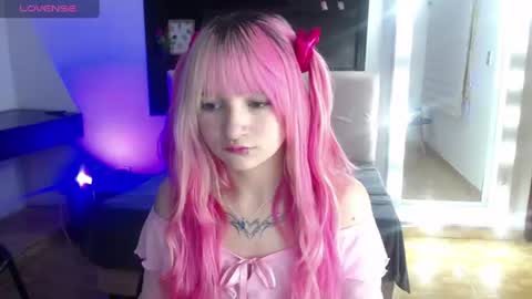 Snapshot of _charlotte_collins_ chatting on July 1, 4:29 pm _charlotte_collins_ online show from July 1, 4:29 pm