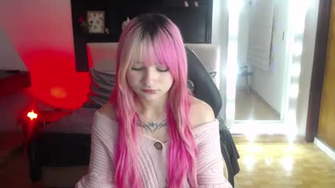 Snapshot of _charlotte_collins_ chatting on July 3, 3:51 pm _charlotte_collins_ online show from July 3, 3:51 pm