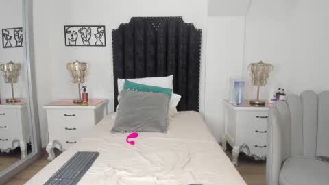 Snapshot of _chloe_adams chatting on November 15, 3:15 am Chloe online show from November 15, 3:15 am