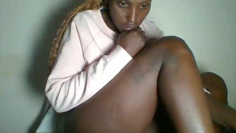 Snapshot of _clara01 chatting on February 8, 8:31 am clara online show from February 8, 8:31 am