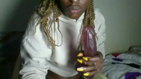 clara online show from December 21, 3:30 pm