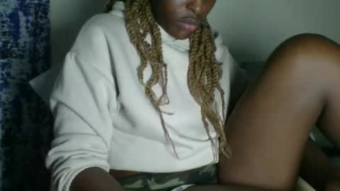 clara online show from December 22, 7:33 pm