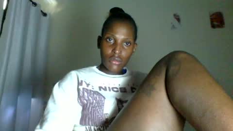Snapshot of _clara01 chatting on July 18, 6:39 am clara online show from July 18, 6:39 am