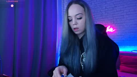 Nica online show from December 8, 5:07 am