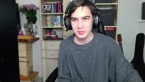 _crise_next_door_ online show from October 29, 4:31 pm