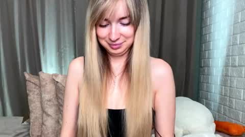 _crystal_moon_1 online show from November 17, 9:42 pm