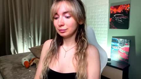 _crystal_moon_1 online show from March 18, 7:06 pm