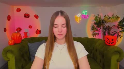 Erika online show from October 28, 4:20 pm