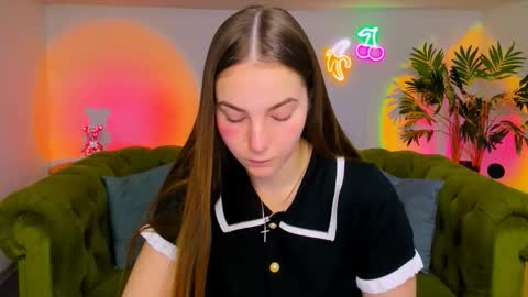 Erika online show from November 18, 1:15 pm