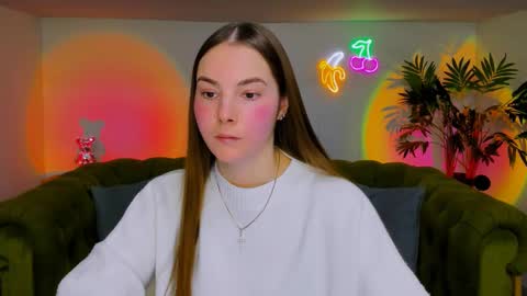 Erika online show from November 19, 1:22 pm