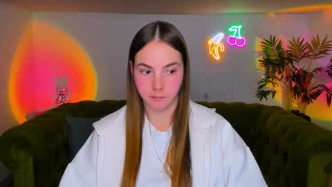 Erika online show from December 3, 7:01 pm