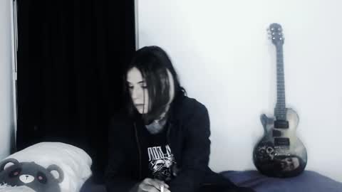 Snapshot of _cuervo_sk8 chatting on November 23, 3:28 am JC online show from November 23, 3:28 am