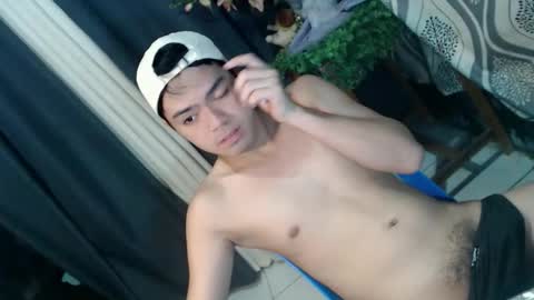 Snapshot of _cumwithrussel chatting on March 2, 4:25 am Russ online show from March 2, 4:25 am