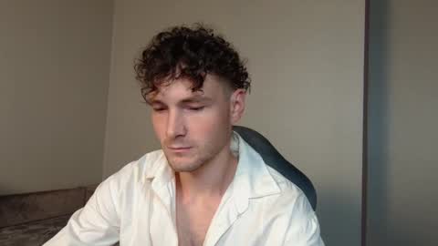 Snapshot of _d_r_e_a_m_e_r chatting on September 24, 3:04 pm d r e a m e r online show from September 24, 3:04 pm