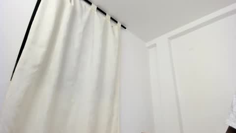 Snapshot of _danik0 chatting on October 19, 12:44 am danik online show from October 19, 12:44 am