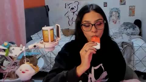 Snapshot of _dayanne_ chatting on December 3, 2:30 am Pao online show from December 3, 2:30 am