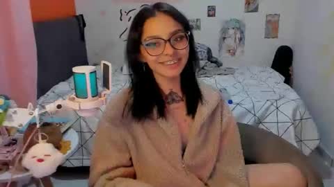 Snapshot of _dayanne_ chatting on December 4, 3:16 am Pao online show from December 4, 3:16 am