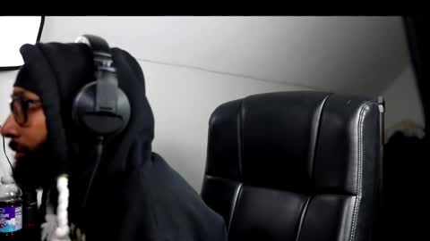 Snapshot of _el_care_chimba chatting on November 20, 12:11 am _el_care_chimba online show from November 20, 12:11 am