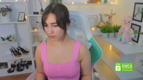 Snapshot of _eliizabeth__ chatting on December 9, 3:50 am Lizzy online show from December 9, 3:50 am