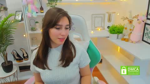 Snapshot of _eliizabeth__ chatting on December 20, 12:52 am Lizzy online show from December 20, 12:52 am