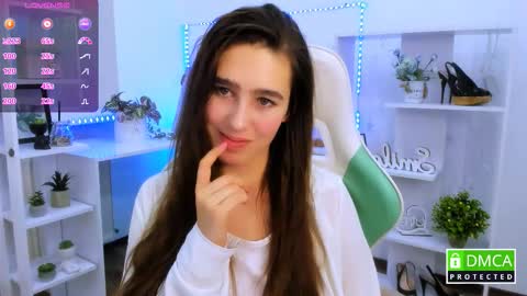 Snapshot of _eliizabeth__ chatting on February 10, 12:04 am Lizzy online show from February 10, 12:04 am