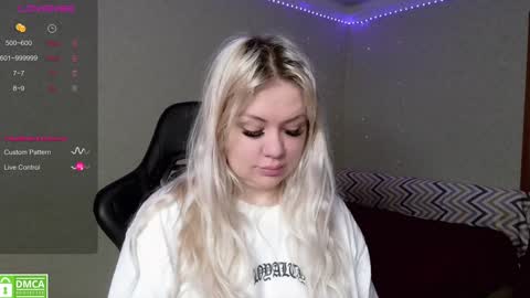 chloue and Gretta online show from December 22, 2:39 am