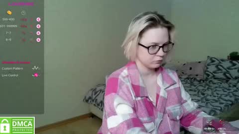 chloue and Gretta online show from March 10, 9:32 am